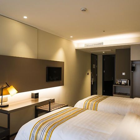 Home Inn Plus Shanghai New International Expo Center Yushan Road Yuanshen Sports Esterno foto
