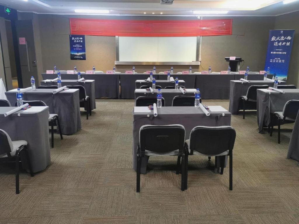Home Inn Plus Shanghai New International Expo Center Yushan Road Yuanshen Sports Esterno foto