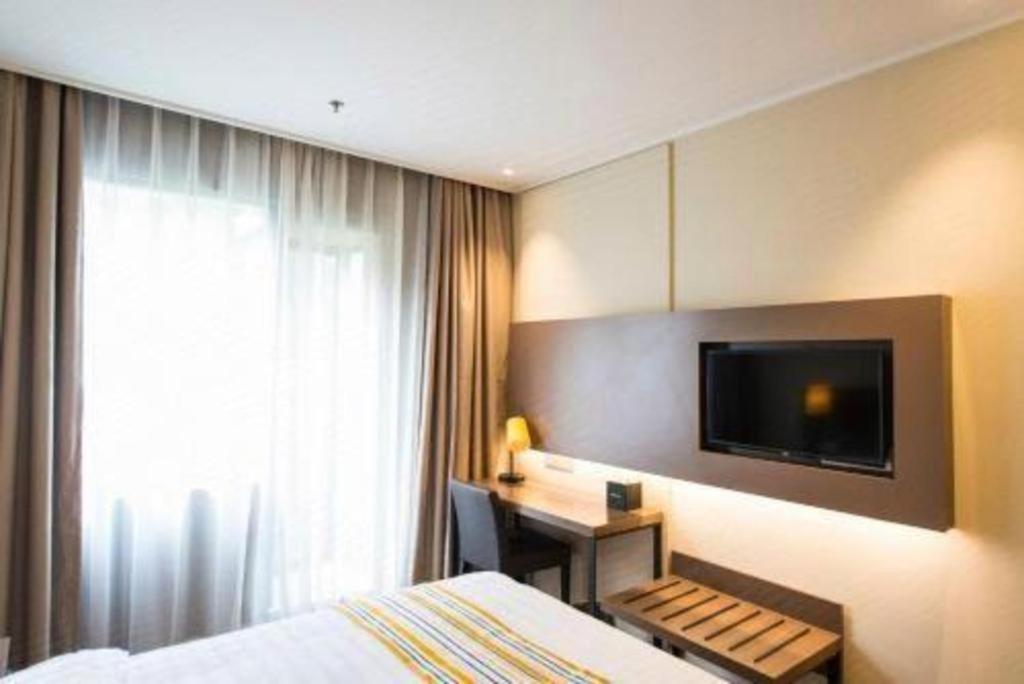 Home Inn Plus Shanghai New International Expo Center Yushan Road Yuanshen Sports Esterno foto