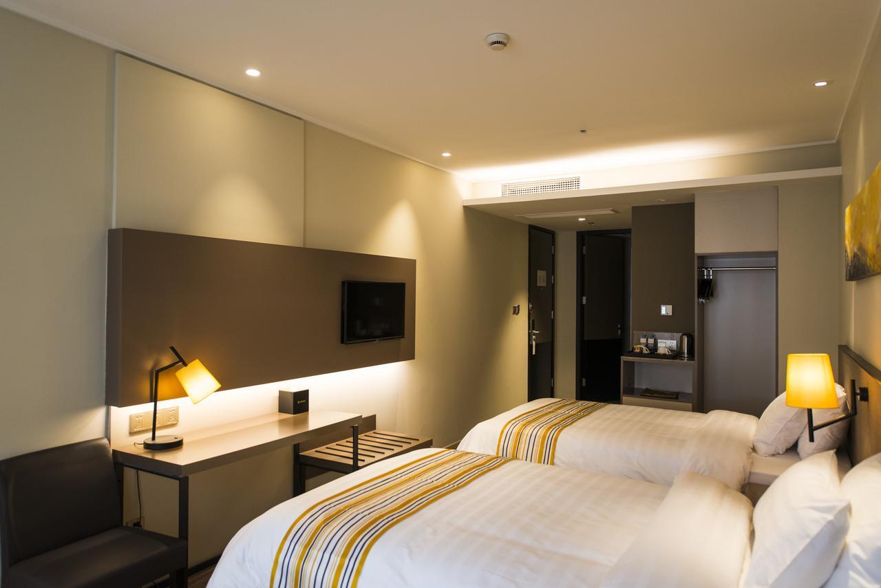 Home Inn Plus Shanghai New International Expo Center Yushan Road Yuanshen Sports Esterno foto